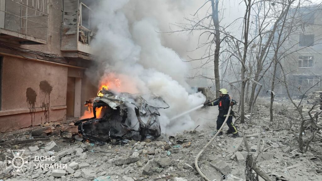 Emergency workers responding to the site of a Russian missile strike on on a residential area in Kharkiv, 2 January 2026. Photo: Volodymyr Zelenskyy
