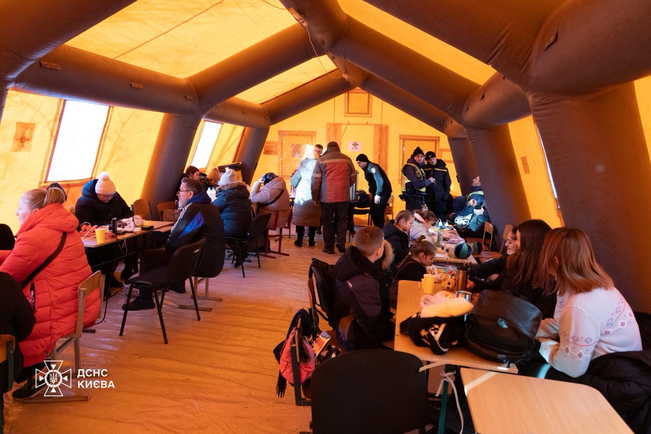 Inside a warming center set up in Kyiv to address disruptions to heat and electricity in the city following Russian strikes on energy infrastructure. Photo: DSNS Kyiv