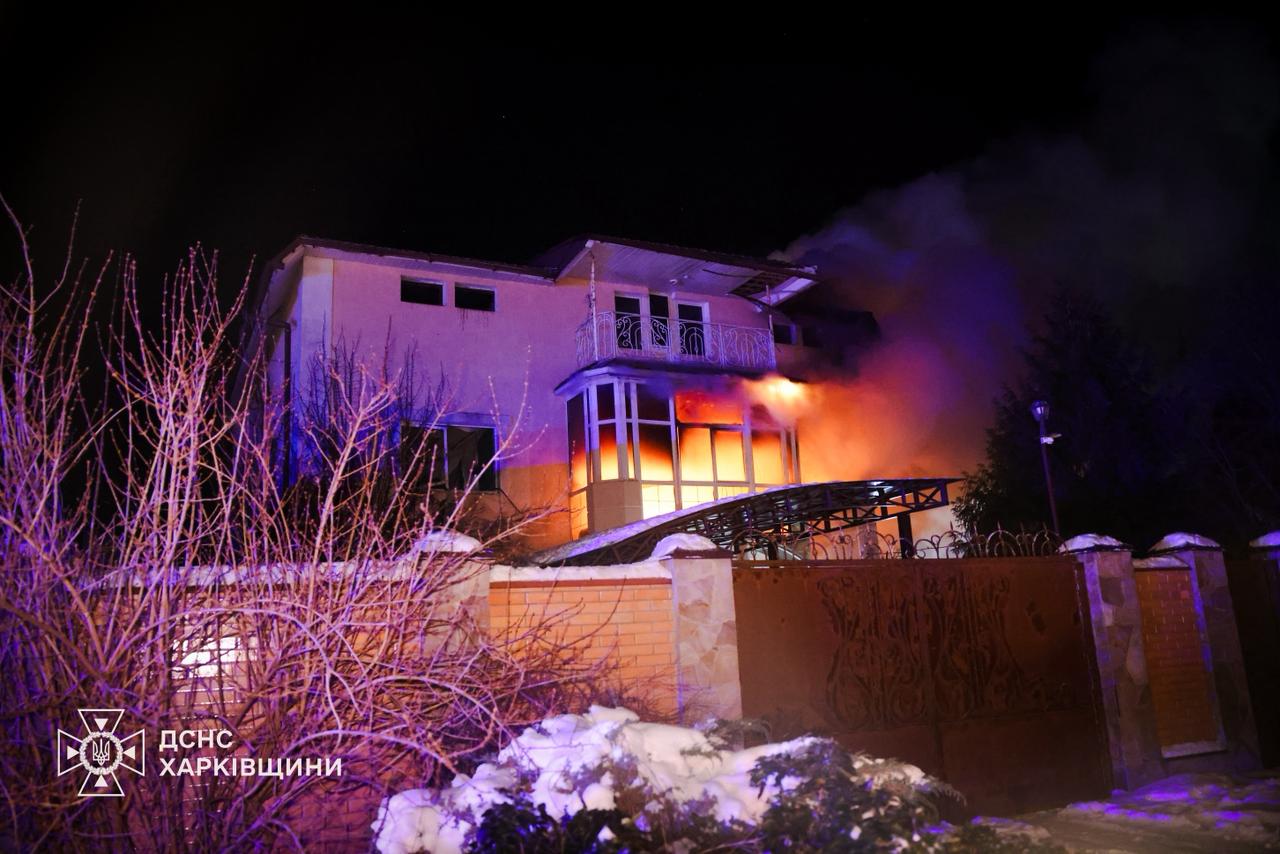 Site of a Russian drone strike on a Kharkiv residential area, 18 January 2026. Photo: DSNS Kharkiv Oblast
