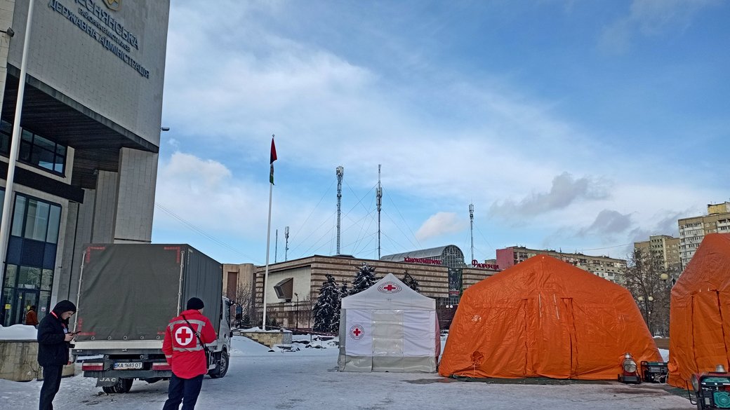 over 1900 apartment blocks kyiv still without heating after russian strikes mayor says · post mobile so-called point invincibility set up state emergency service near desnianskyi district administration 10 2026