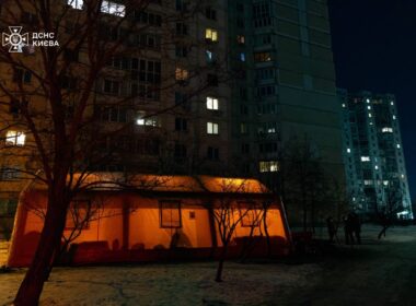 europe scrambles ship generators ukraine over 1100 kyiv buildings remain unheated three days after russian strikes · post emergency heating shelter providing warmth electricity residents city service 38d22fdd-2575-4a2a-84be-6e998917e4f8 news ukrainian