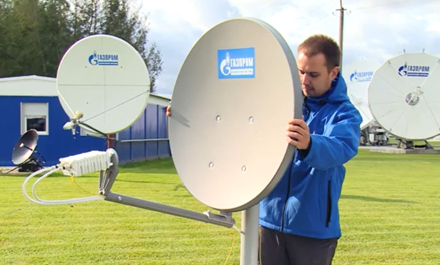 it's ass ukraine's intelligence intercepts russian troops struggling gazprom terminals after starlink shutdown · post space systems individual subscriber satellite terminal user sat dish ukraine news ukrainian reports