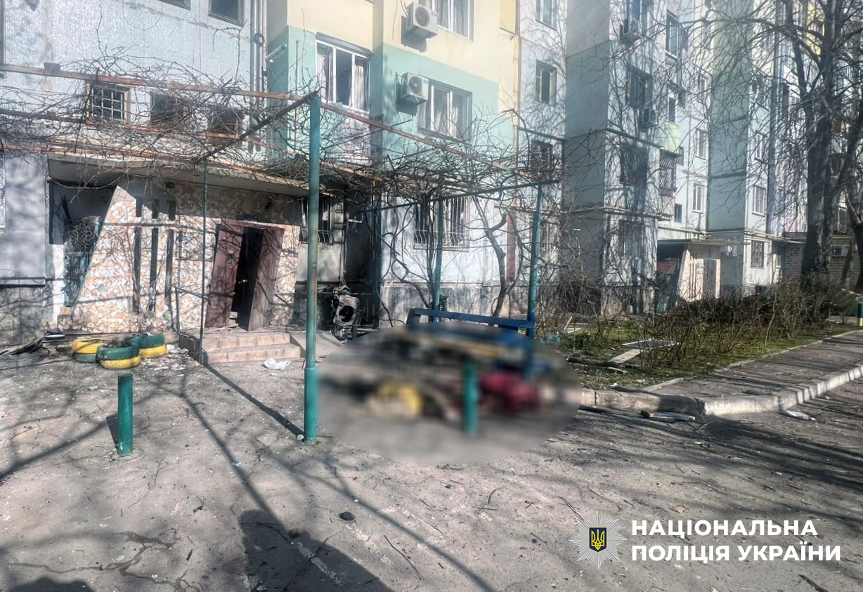 Site of Russian shelling in Kherson which killed 4 civilians on 1 March 2026. Photo: National Police of Ukraine