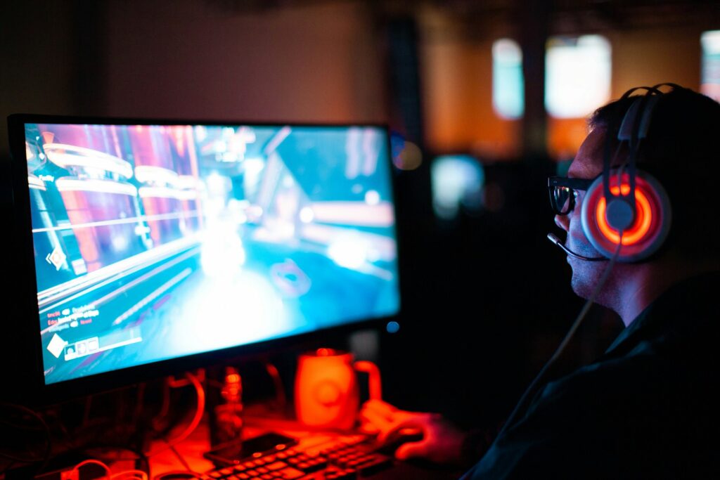 How to Read Enemy Intentions and Predict Engagements in Marathon