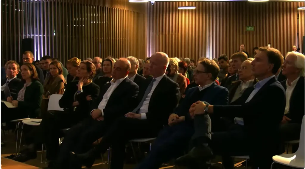 Blavatnik Applebaum kremligarchs oligarchs Putin autocracy