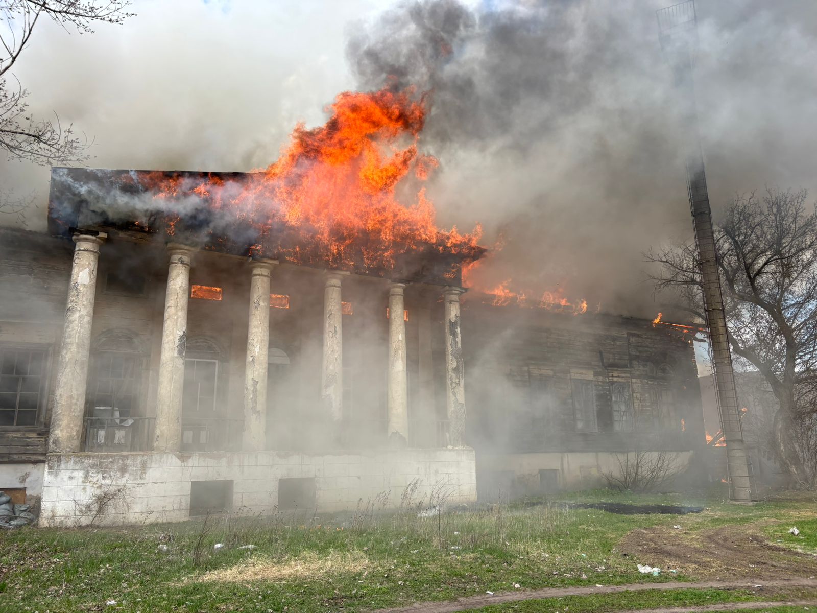 ukraine's greatest philosopher visited estate russia burned down 242 years later · post donets-zakharzhevskyi velykyi burluk kharkiv oblast fire after russian drone attack 7 2026 росія знищила садибу донців-захаржевських у