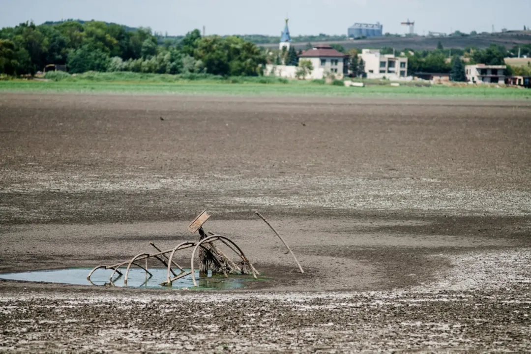 occupied donetsk's drinking water crisis so bad russia now proposing heavy-metal-laced drainage substitute · post dried-out bed khanzhenkovske reservoir krynka river donetsk oblast which ceased exist body 2025 ханжонківське водосховище