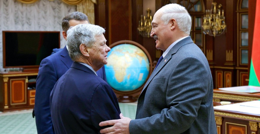 U.S. Special Envoy for Belarus John Coale meets self-proclaimed president Aliaksandr Lukashenka. Photo: BelTA