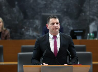 slovenia's new parliament speaker plans moscow visit promises referendum nato exit claims he's pro-russian · post zoran stevanović speaks national assembly ljubljana bobo rtvslosi je bil gost oddaje prvaki tedna