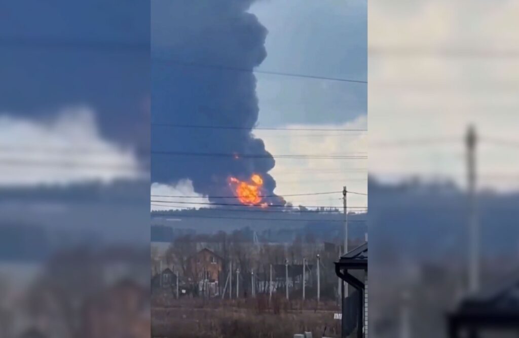 “Oil rain” reported in Perm after Ukrainian drones set Transneft pumping station ablaze 1,500 km from the war zone