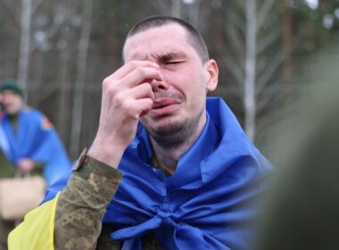 A Ukrainian soldier reacts after returning from the Russian captivity. Source: The Coordination Headquarters for the Treatment of Prisoners of War