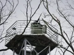 Remote-controlled machine gun turret used in a privately developed air defense system in Ukraine. Photo: Serhii Beskrestnov