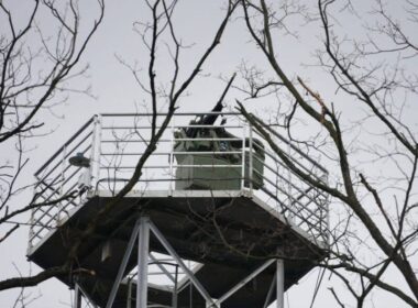 Remote-controlled machine gun turret used in a privately developed air defense system in Ukraine. Photo: Serhii Beskrestnov