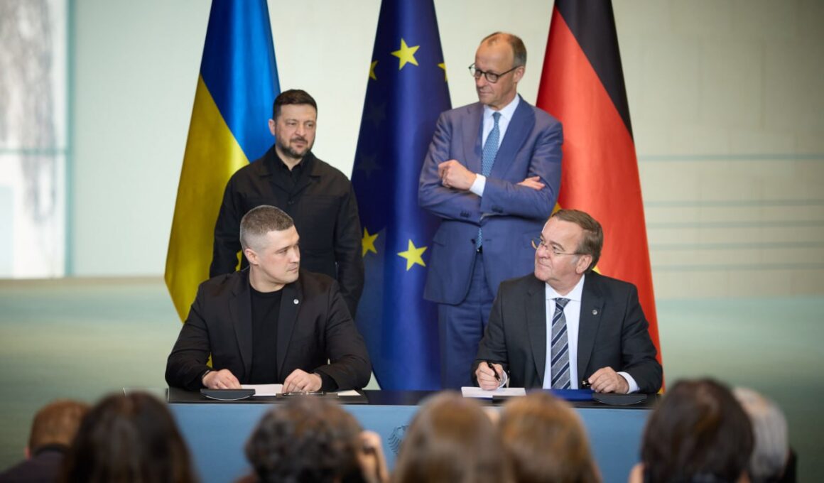 Ukrainian Defense Minister Mykhailo Fedorov and German Defense Minister Boris Pistorius signed the memorandum on cooperation, together with President Volodymyr Zelenskyy and German Chancellor Friedrich Merz on 14 April, 2026. Source: Fedorov