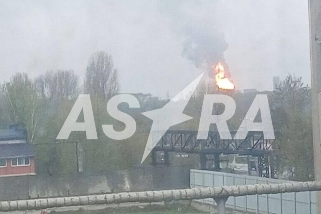 Fire at Novokuybyshevsk petrochemical complex in Russia’s Samara Oblast following reported strike, 23 April 2026. Image: ASTRA