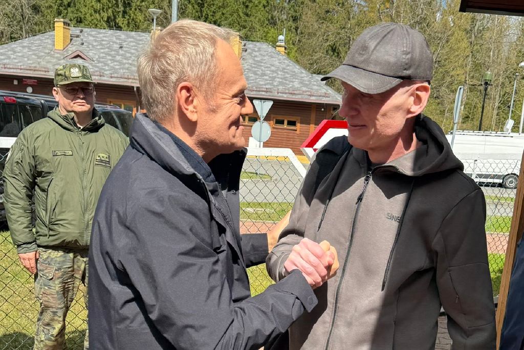Polish PM Donald Tusk meets released political prisoner Andrzej Poczobut. Photo: Donald Tusk/x.com