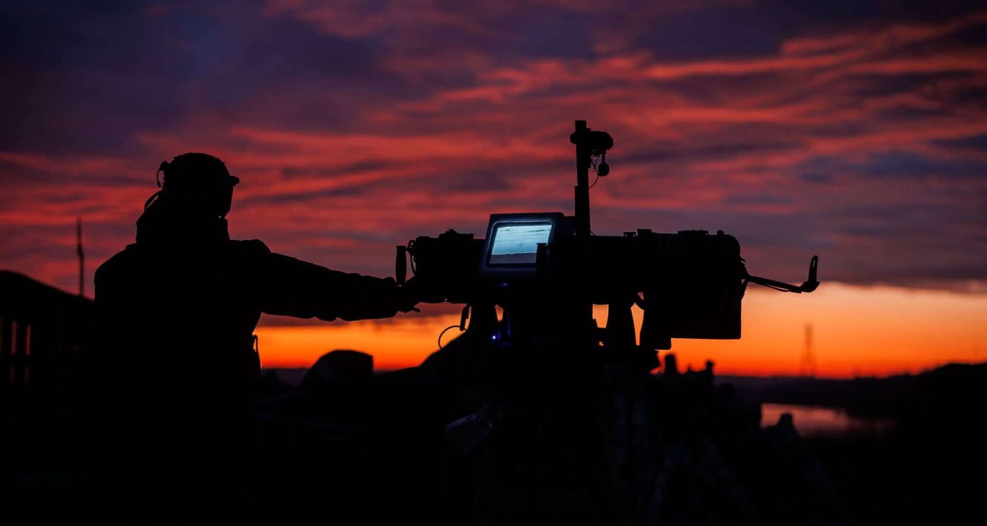 Ukrainian soldier at sunset. Illustrative photo: General Staff of the Armed Forces of Ukraine.