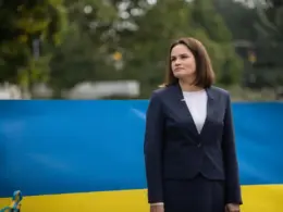 Sviatlana Tsikhanouskaya in front of the Ukrainian flag. Photo: Sviatlana Tsikhanouskaya