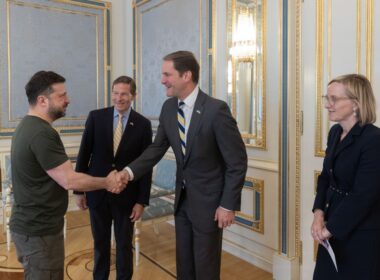 The image shows Ukrainian President Volodymyr Zelenskyy meeting with US Senator Richard Blumenthal and US Representative Jim Himes in Kyiv. Source: The Office of the President