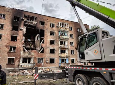 A damaged residential building in Konotop, Sumy region as a result of a Russian attack. Photo: State Emergency Service of Ukraine