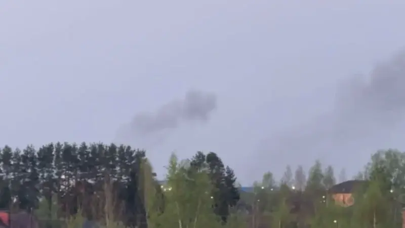 Smoke over the military complex in Naro-Fominsk. Photo: Screenshot from a video (Exilenova+)