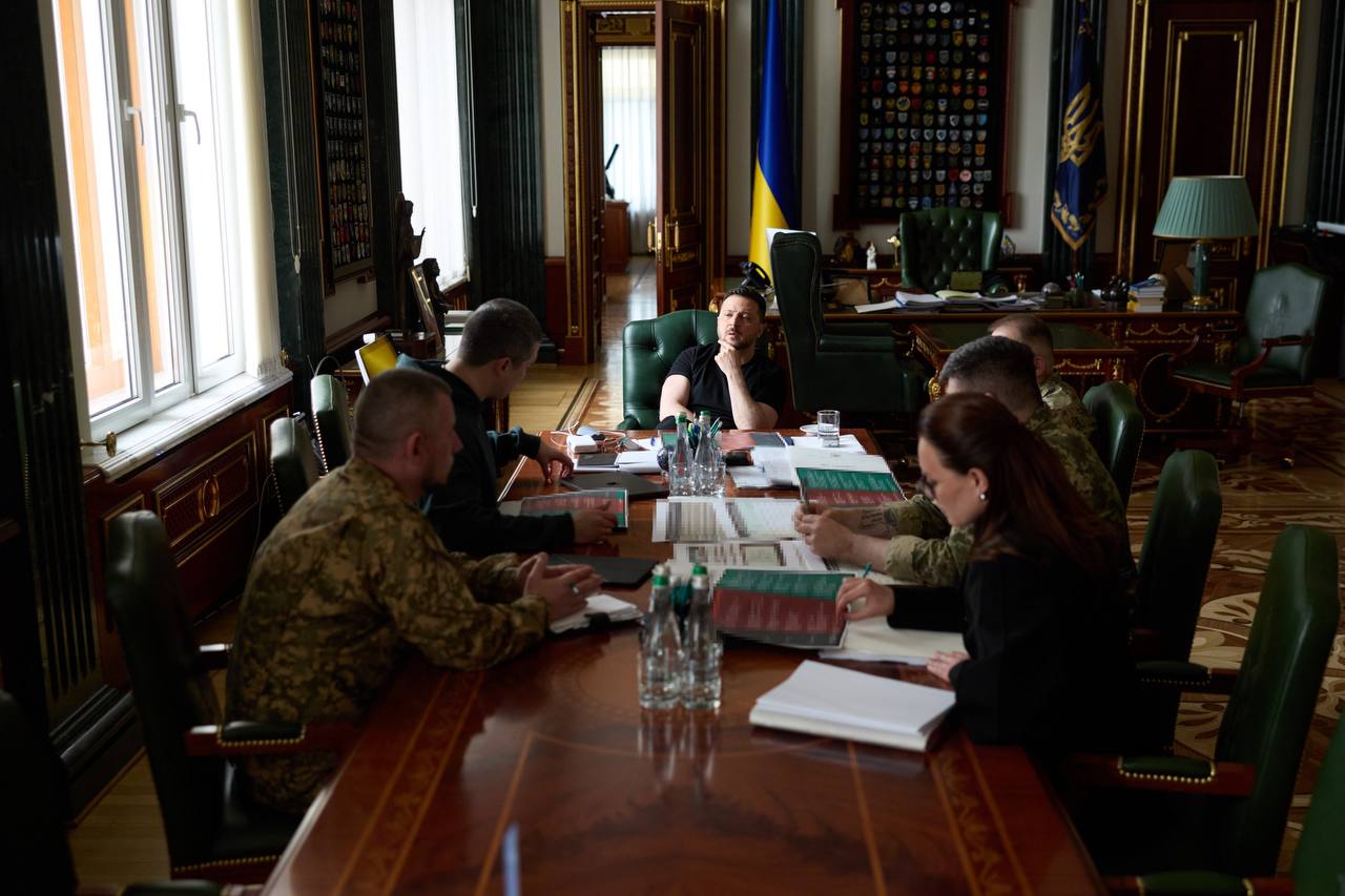 Ukrainian President Volodymyr Zelenskyy meeting with military and government leaders to discuss planned army reforms. Photo: Zelenskyy on Telegram