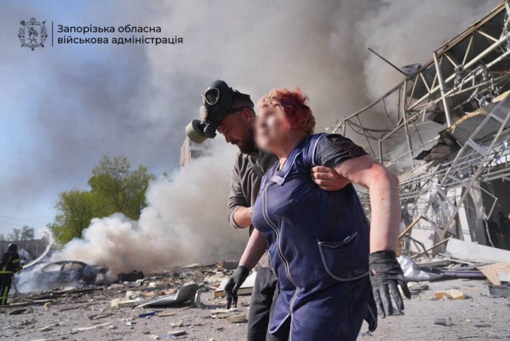 While Russia talks about 9 May ceasefire, its guided bombs just killed 12 people in Zaporizhzhia