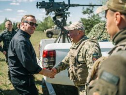 German Minister of Defense Boris Pistorius during the meeting with Ukrainian mobile air defense units in Kyiv. Source: Fedorov