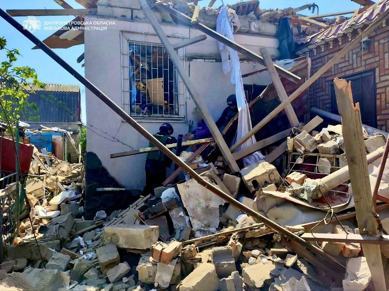 Aftermath of a Russian strike on a residential building in Ukraine's Dnipropetrovsk Oblast, 12 May 2026. Photo: Oleksandr Hanzha / Dnipropetrovsk Regional Military Administration