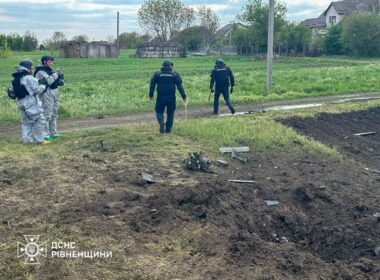 The image shows the aftermath of a Russian drone attack on Rivbe Oblast on 13 May 2026. Source: DSNS