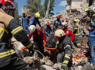 Ukrainian Emergency Service employees are working at the site, where a Russian missile killed 12 civilians on 14 May 2026. Source: DSNS