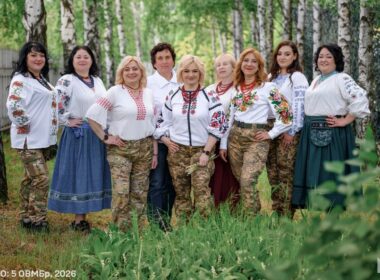 Ukrainian service members of the Armed Forces of Ukraine wear traditional vyshyvanka embroidered shirts. Photo: UA Land Forces
