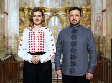 ukraine's anti-corruption agencies deny russian story about olena zelenska's arrest · post first lady zelenska (l) president volodymyr zelenskyy presidentgovua олена зеленська (л) разом зі своїм чоловіком вітає українців із