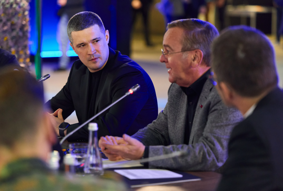 Ukraine’s Minister of Defense, Mykhailo Fedorov, and Germany’s Minister of Defense, Boris Pistorius, during their meeting in Kyiv. Image: The Ukrainian Defense Ministry