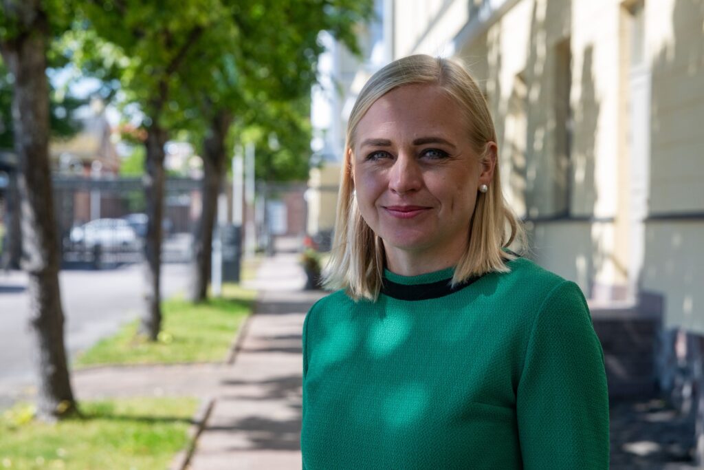 finland's fm it's too early negotiate russia—while eu already weighing contact · post finnish foreign minister elina valtonen министр иностранных дел элина валтонен изображение esa syväkuru yle ukraine news ukrainian
