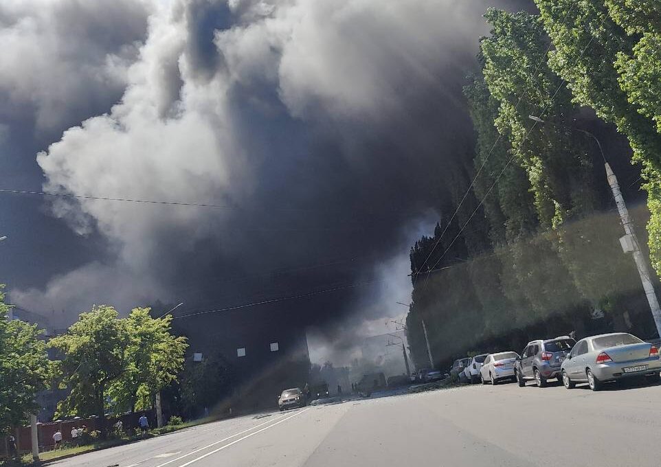voronezh factory feeds pantsir iskander-k kh-101—and now it's fire · post thick smoke billows over street residents watch following reported strike vzpp-s plant russia 22 2026 5316704522568669592 ukrainian forces struck