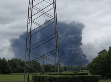burning moscow oil refinery in kapotnya