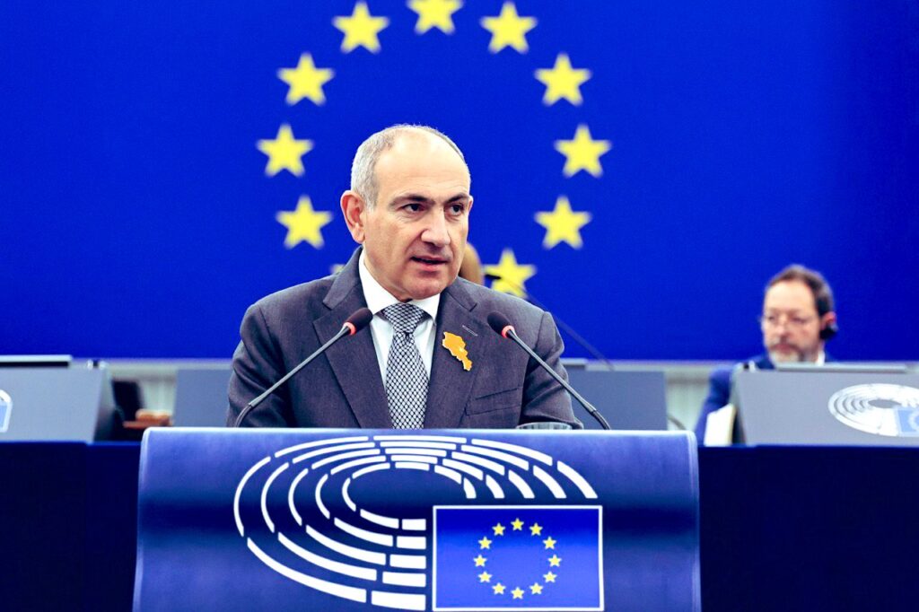 Putin warned former Soviet republic of “Ukrainian scenario” 