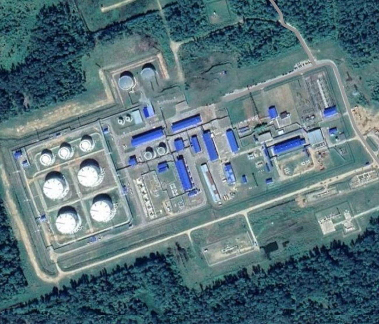 ukraine's sof say sabotaged russian oil pumping station help partisan group · post satellite view palkino myshkinsky district yaroslavl oblast russia storage tanks processing infrastructure facility before reported attack untitled-1