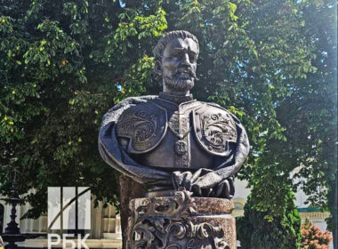 zelenskyy where lenin fell kyiv mazepa stand—a cossack hetman russia still curses · post bronze bust ivan unveiled grounds pechersk lavra monastery 28 2026 mazepa-in-lavra-rbc-ukraine ukraine news ukrainian reports