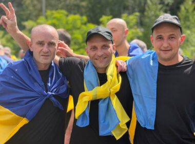 Freed Ukrainian service members arrive home following prisoner swap with Russia on 5 June, 2026. Photo: Zelenskyy