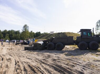 The image shows the ScanJack 3500 demining machine. Source: ArmyInform