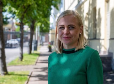 finland's fm it's too early negotiate russia—while eu already weighing contact · post finnish foreign minister elina valtonen министр иностранных дел элина валтонен изображение esa syväkuru yle ukraine news ukrainian