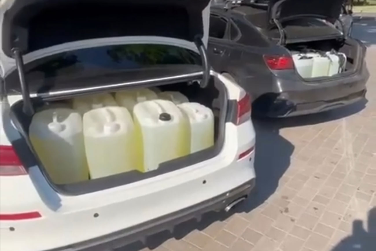 russia starts hauling gasoline front trunks civilian cars · post jerrycans loaded supply russian forces occupied ukraine 2026 перевезення-бензину-цивільними-автівками-для-військових-рф-на-тимчасово-окупованій-тери news ukrainian reports