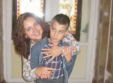 The image shows Anna and her son Anton stolen from the Oleshky boarding facility. Source: Emil Foundation