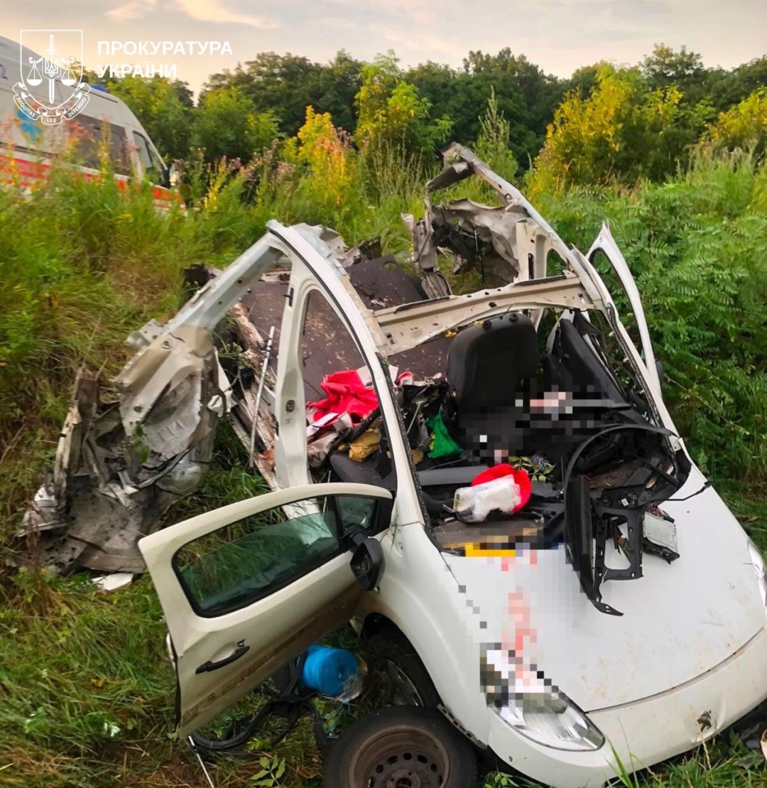 The image shows a car of a Ukrainian civilian, who was killed by a Russian Molniya drone. Source: The Kharkiv Oblast Prosecutor's Office