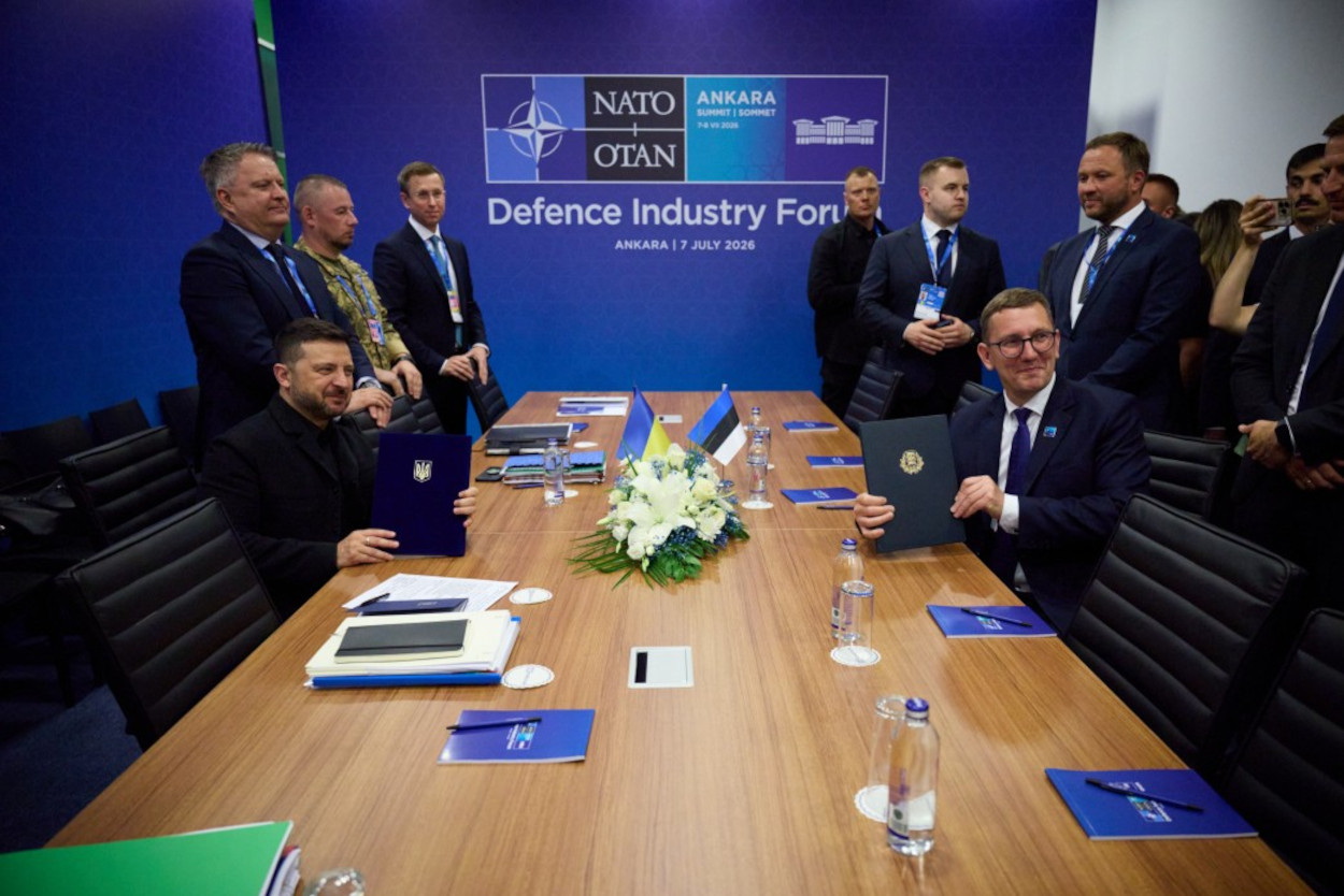 Ukrainian President Volodymyr Zelenskyy and Estonian Prime Minister Kristen Michal on the sidelines of the NATO summit in Ankara, 7 July 2026. Photo: Ukrainian President's Office
