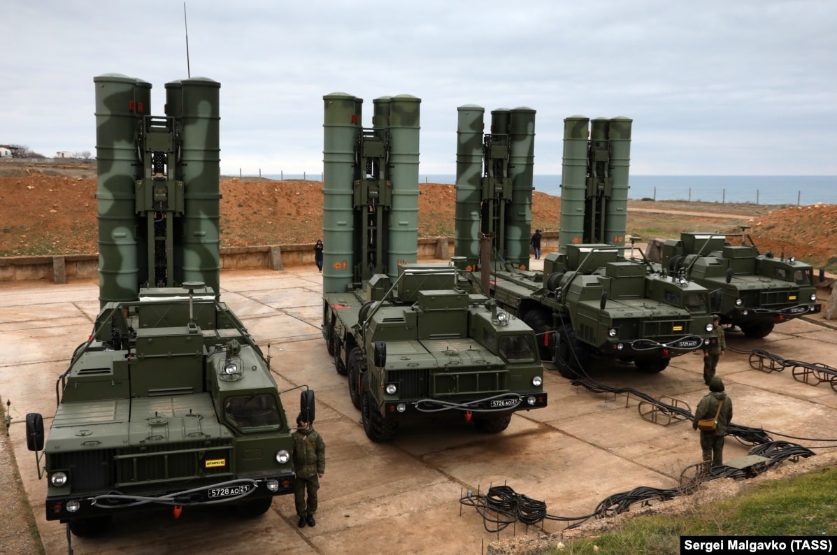 russia's arctic bases sit near-naked air defenses vanish guard moscow refineries burning inland · post s-400 defense missile launcher vehicles 2018 file sergei malgavko/tass rferl ukraine news ukrainian reports