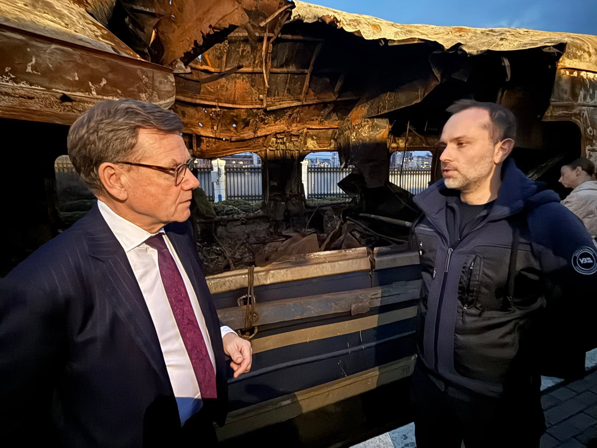 johann wadephul and oleksandr pertsovskyi