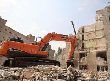 Emergency workers searching for people under rubble at the site of a Russian missile strike in Kyiv's Darnytskyi district on 3 July 2026. Photo: Ukraine's State Emergency Service
